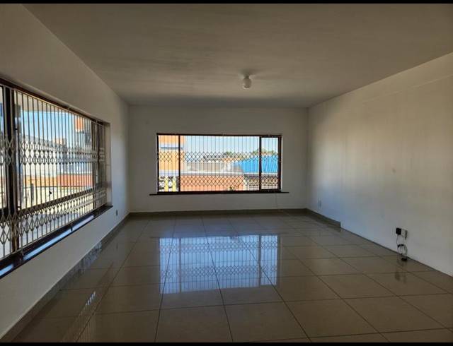 3 BEDROOM PROPERTY TO RENT IN OVERPORT